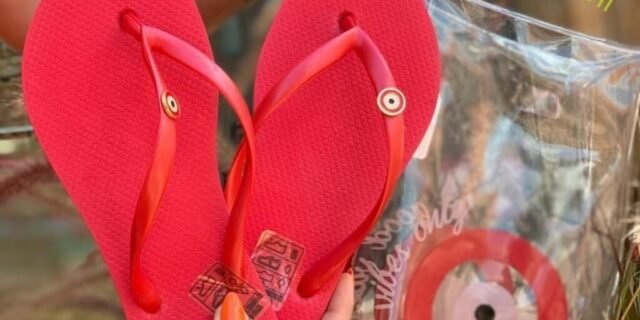 [MAGAZINE] Kit Chinelo+ Necesseire Santa Lolla Olho Grego Feminino