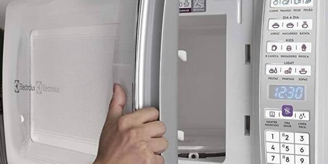 [CASAS BAHIA] Micro-ondas de bancada Branco com Função Tira Odor e Manter Aquecido 34L (MEO44)