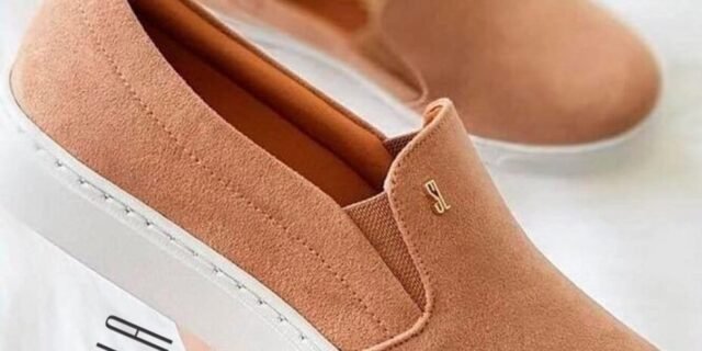 [DAFITI] Slip On Santa Lolla Suede Bege
