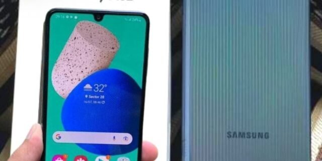 [MAGAZINE] Smartphone Samsung Galaxy M32 128GB – 4G 6GB RAM Tela 6,4” Câm. Quádrupla + 20MP Azul ou Branco