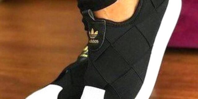 [DAFITI] Tênis adidas Originals Superstar Slip On W Preto