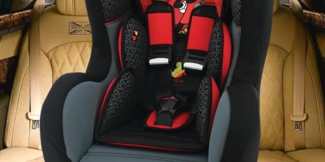 [EXTRA] Cadeira para Automóvel Cosmo Mickey Mouse Classique – 0 a 25kg – Preta