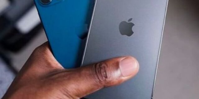 [CASAS BAHIA] iPhone 12 Pro Max Apple 128GB Azul-Pacífico Tela de 6,7”, Câmera Tripla de 12MP, iOS