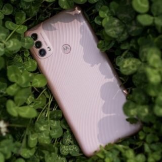 [MAGAZINE] Smartphone Motorola Moto e40 64GB Rosê – 4GB RAM Tela 6,5” Câm. Tripla + Selfie 8MP