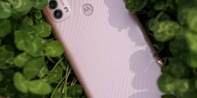 [MAGAZINE] Smartphone Motorola Moto e40 64GB – 4GB RAM Tela 6,5” Câm. Tripla + Selfie 8MP Rosê ou Grafite