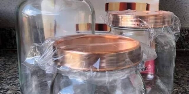 [MAGAZINE] Jogo de Potes de Vidro Ruvolo com Tampa – Style 3 Peças