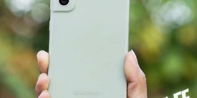 [MAGAZINE] Smartphone Samsung Galaxy S21 FE 128GB 5G – 6GB RAM Tela 6,4” Câm. Tripla + Selfie 32MP (4 Cores)