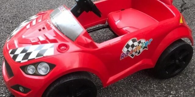 [MAGAZINE] Mini Carro a Pedal Infantil Roadster – Bandeirante