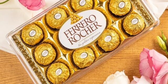 [AMERICANAS] 2 Caixas Ferrero Rocher Chocolate com Avelã Bombom com 12 Unidades 150g