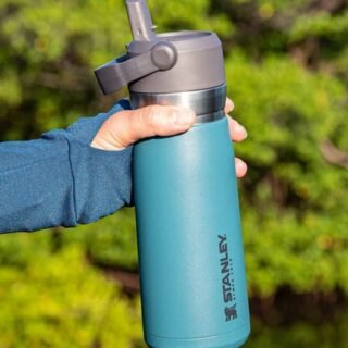 [AMAZON] Garrafa de aço inoxidável com canudo Stanley IceFlow, 623 g