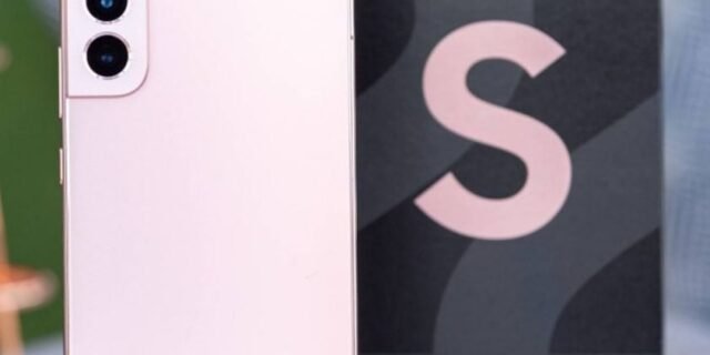 [MAGAZINE] Smartphone Samsung Galaxy S22+ 128GB – 8GB RAM Tela 6,6” Câm. Tripla + Selfie 10MP (3 Cores)