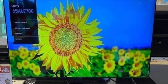 [MAGAZINE] Smart TV 65” Crystal 4K Samsung 65AU7700 Wi-Fi – Bluetooth HDR Alexa Built in 3 HDMI 1 USB