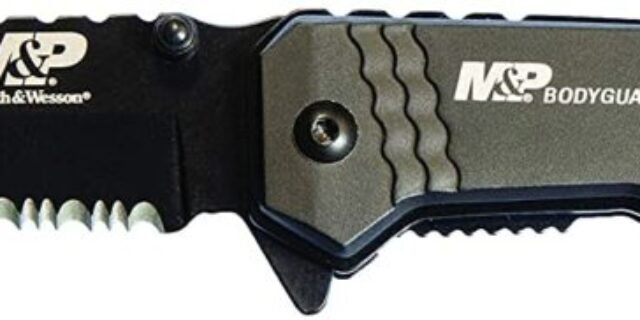 [AMAZON] Smith & Wesson Faca dobrável M&P Bodyguard 20,5 cm S.S com lâmina serrilhada de 9 cm e cabo de alumínio para uso externo, tático, sobrevivência e EDC