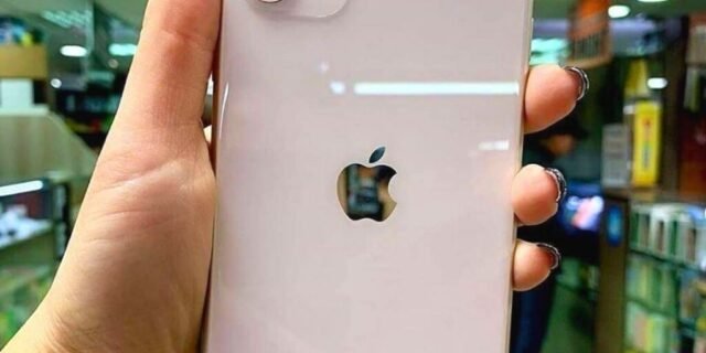 iPhone 11 Apple (128GB) Branco tela 6,1″ Câmera 12MP iOS