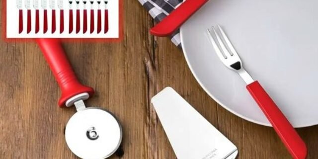 Kit Pizza Faqueiro Tramontina Lâminas Aço Inox e Cabos Polipropileno Vermelho 14 Peças + Forma