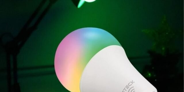 Lâmpada Inteligente Smarteck 7W, Bivolt, compatível com Alexa