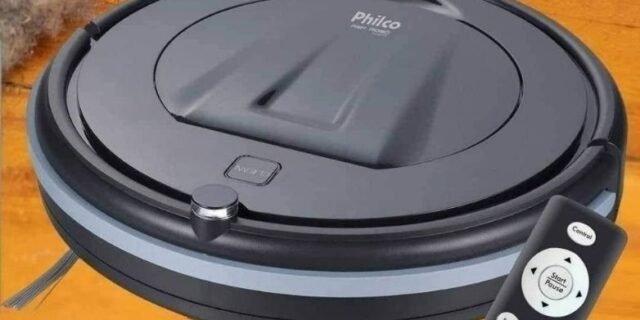 Robô Aspirador de Pó Philco PAS08C, Bivolt, Preto, Passa Pano Enquanto Aspira