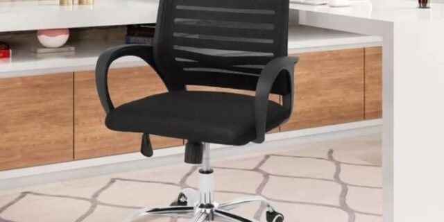 Cadeira de Escritório Giratória Diretor DIR-001 – Preta AC Comercial