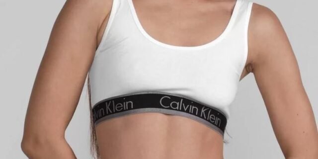 Top Calvin Klein Underwear Logo (3 Cores)