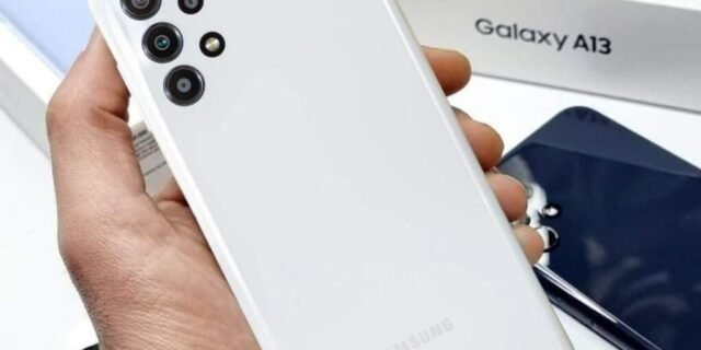 Smartphone Samsung Galaxy A13 128GB 4G – Octa-Core 4GB RAM 6,6” Câm Quádrupla + Selfie 8MP