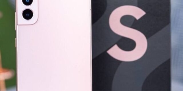 Smartphone Samsung Galaxy S22+ 128GB 5G Wi-Fi Tela 6.6” Dual Chip 8GB RAM Câmera Tripla + Selfie 10MP ( 4 cores )