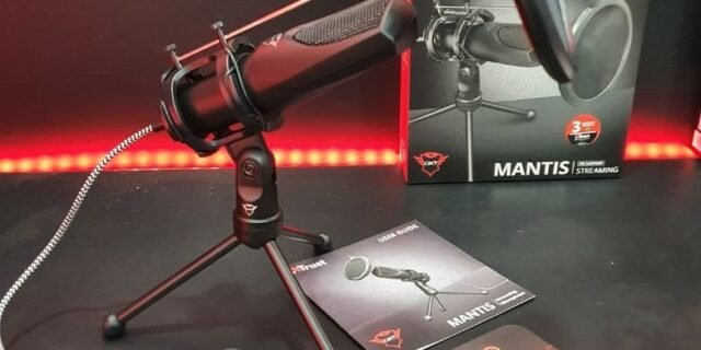 Microfone Streaming GXT 232 Mantis USB com tripé para fluxos no YouTube, Twitch e Facebook – PC e Laptop – Trust Médio