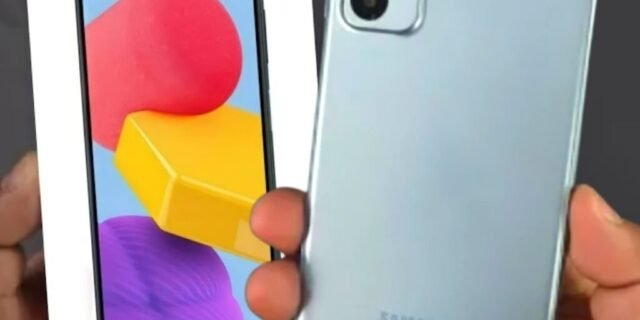 Smartphone Samsung Galaxy M13 128GB 4G – Octa-Core 4GB RAM 6,6” Câm. Tripla + Selfie 8MP (2 Cores)