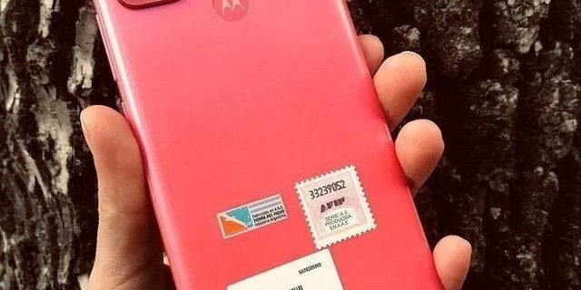 Smartphone Motorola Moto G20 64GB 4G – 4GB RAM Tela 6,5” Câm. Quádrupla + Selfie 13MP (2 Cores)