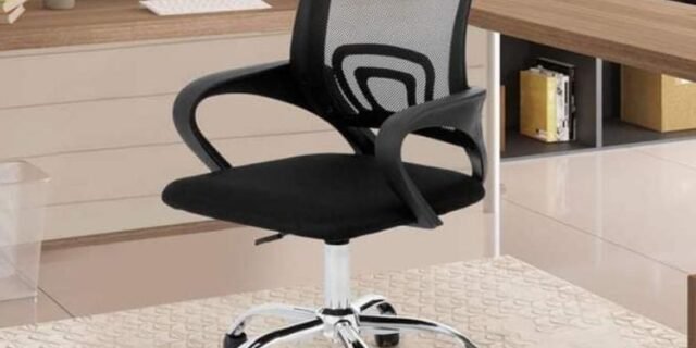 Cadeira de Escritório Diretor Giratória Preta – DIR-002 AC Comercial