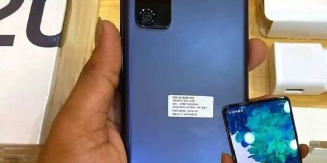 Smartphone Samsung Galaxy S20 Fe 128GB 4G Wi-Fi Tela 6.5” Dual Chip 6GB RAM Câmera Tripla + Selfie 32MP – Cloud Navy