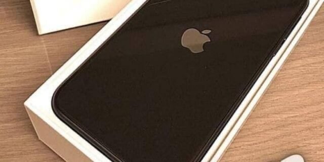 iPhone 11 Apple (128GB) Preto tela 6,1″ Câmera dupla 12MP iOS