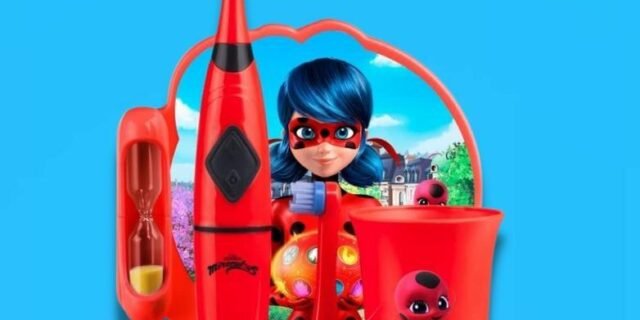 Escova de Dente Infantil Miraculos Lady Bug Multilaser Saúde- HC428, Vermelho