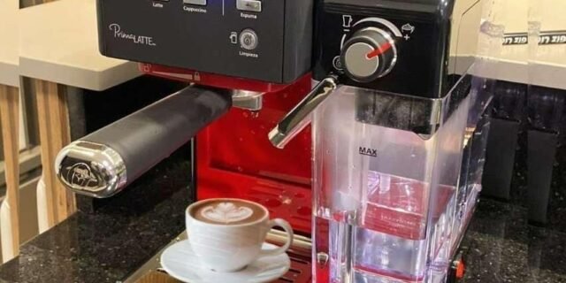 Cafeteira Espresso Oster, PrimaLatte II, Vermelho