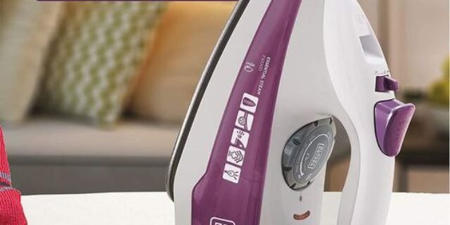 BLACK+DECKER Ferro de Passar a Vapor 1200W Roxo <em>SÓ 220V</em> FX1000