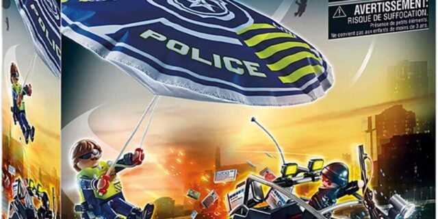 Policia Com Paraquedas E Veiculos Anfibio