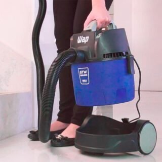 Aspirador de Pó e Água Compacto WAP GTW BAGLESS 1400W 6 Litros 160 mbar Soprador e Barril Portátil 220V
