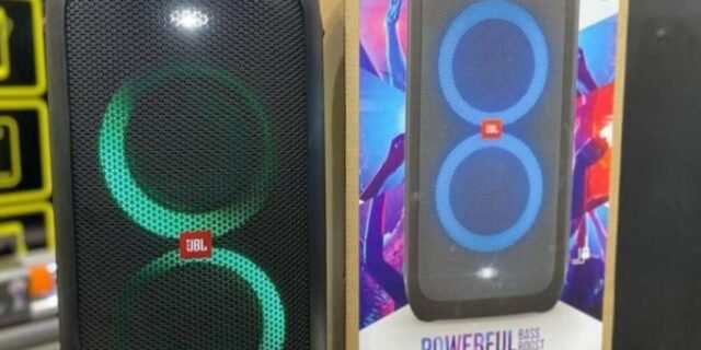 Caixa de Som Portátil JBL PartyBox 100 com Bluetooth, Luzes LED – 160W RMS