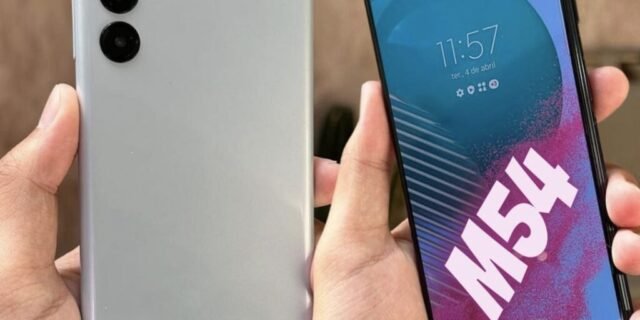 Smartphone Samsung Galaxy M54 5G, 128GB, 8GB RAM, Tela Infinita de 6.7″ Dual Chip