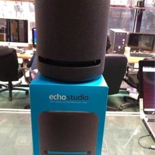 Echo Studio O som mais extraordinário com Alexa com Dolby Atmos e tecnologia de processamento de áudio espacial