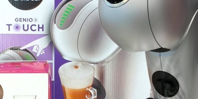 Cafeteira Espresso Arno Nescafé Dolce Gusto – Genio S Touch 15 Bar Prata