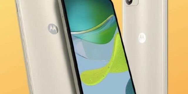 Smartphone Motorola Moto E13 32GB 4G Octa-Core 4GB RAM 6,5″ Câm. 13MP + Selfie 5MP