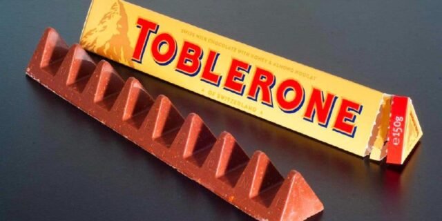 Chocolate ao Leite Nougat de Mel e Amêndoas Toblerone Caixa 100g – Importado