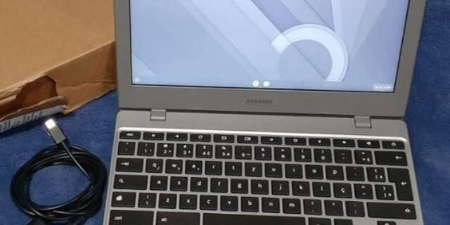 SAMSUNG CHROMEBOOK INTEL® DUAL-CORE, GOOGLE CHROME OS, 4GB, 32GB, 11.6” HD LED