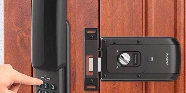 Fechadura Digital Para Uso Interno e Externo FR 10 Preto Intelbras