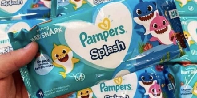 Lenços Umedecidos Pampers Splashers Baby Shark – 12 Pacotes com 48 Lenços Cada