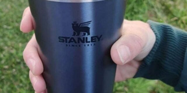 Copo térmico de cerveja com tampa Stanley|473ml