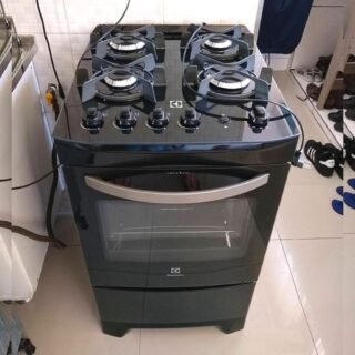 Fogão 4 Bocas Electrolux Preto Automático com Mesa de Vidro e Porta Full Glass (52LPV) – Bivolt