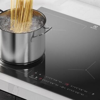 Cooktop de Indução 4 zonas e Painel Touch Preto Electrolux (IE60P) 220V