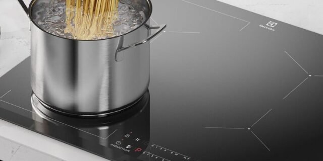 Cooktop de Indução 4 zonas e Painel Touch Preto Electrolux (IE60P) 220V