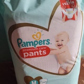Fralda Pampers Pants Premium Care M 124 unidades